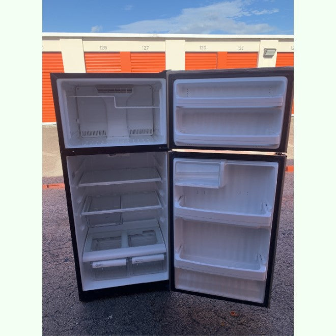 GE Stainless Steel Top and Bottom Refrigerator GE Stainless Steel Top and Bottom Refrigerator